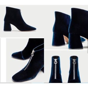Zara velvet zip front block heel ankle booties, dark blue, Size 6